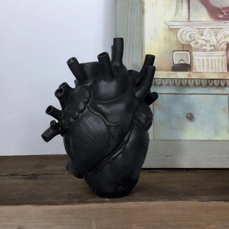 anatomical-heart-resin-vase-for-dried-flowers-img14.webp