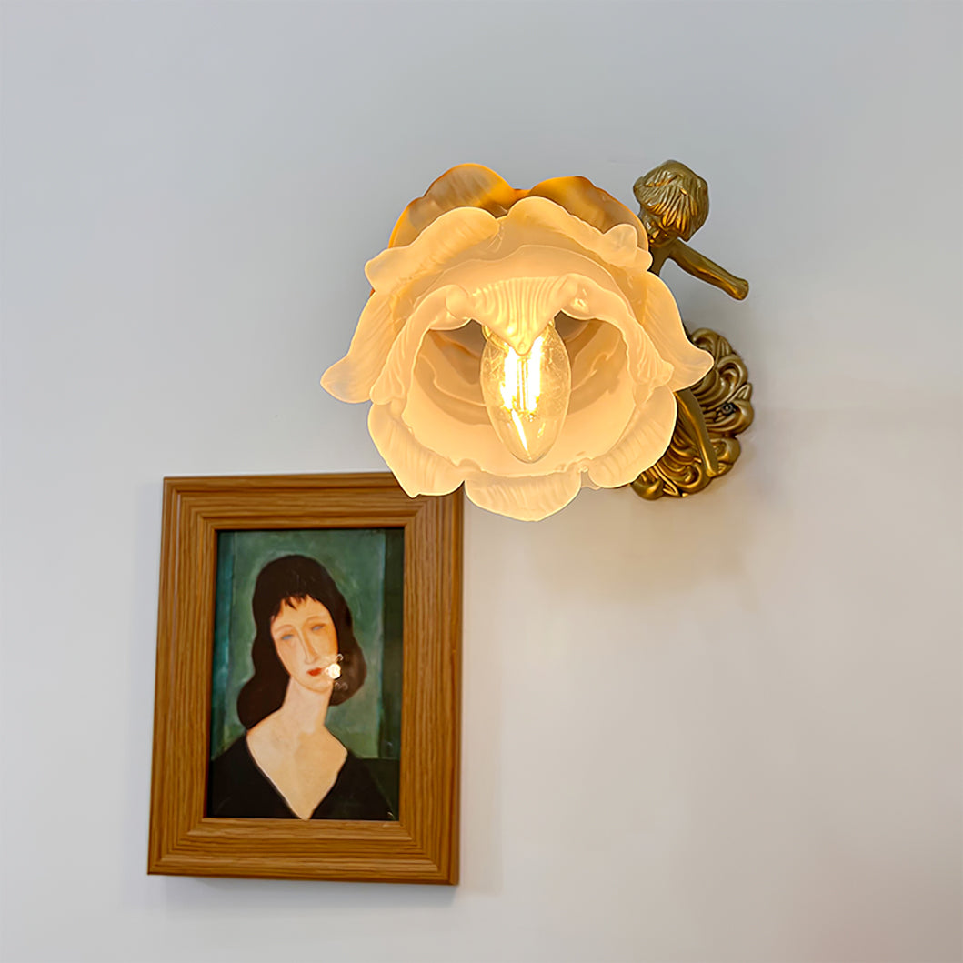 antique-brass-wall-sconce-with-angel-figurine-detail-img5.jpg