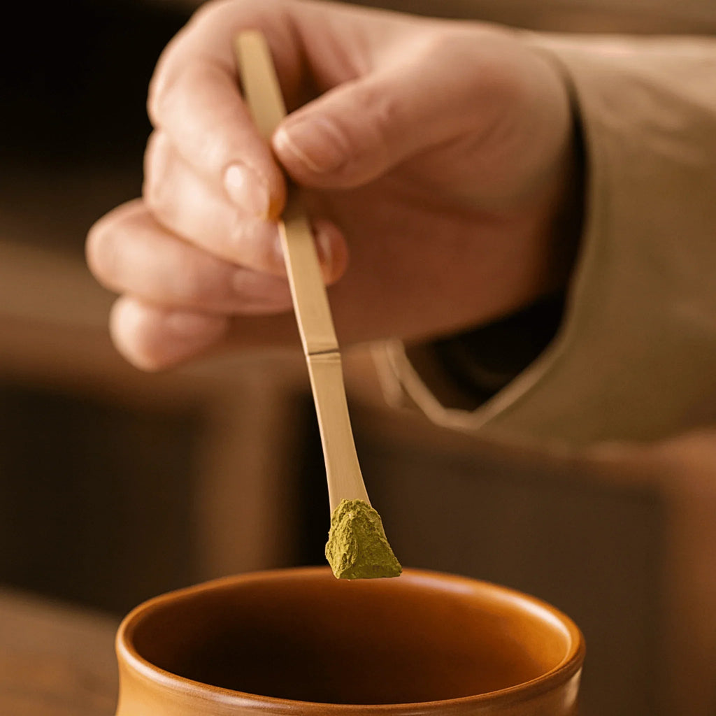 artisan-ceramic-matcha-set-with-vintage-glazed-bowl-and-bamboo-whisk-img4.png