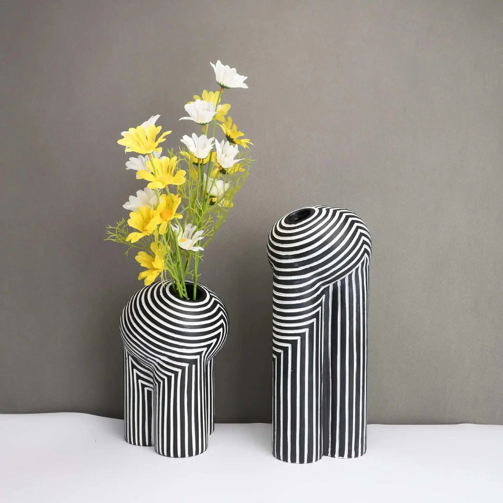 black-white-striped-vase-set-with-bold-monochrome-elegance-img1.jpg