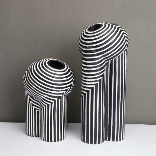 black-white-striped-vase-set-with-bold-monochrome-elegance-img2.png