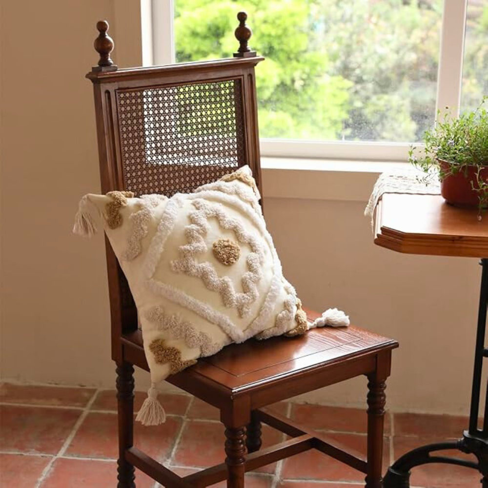 bohemian-tufted-cotton-cushion-cover-with-geometric-tassels-img3.png