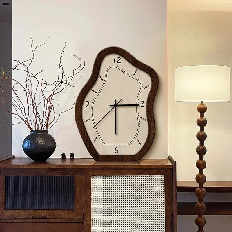 carved-pendulum-wall-clock-with-vintage-elegance-img2.jpg