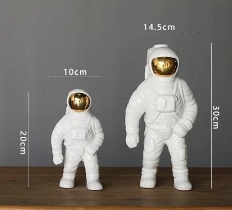 ceramic-astronaut-vase-with-cosmic-charm-img8.jpg