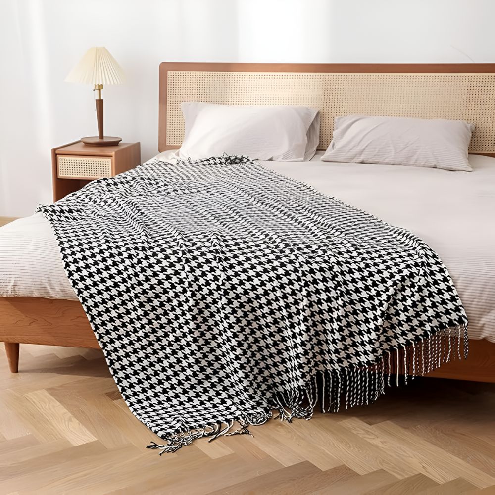 classic-houndstooth-tasselled-wool-throw-blanket-img3.jpg