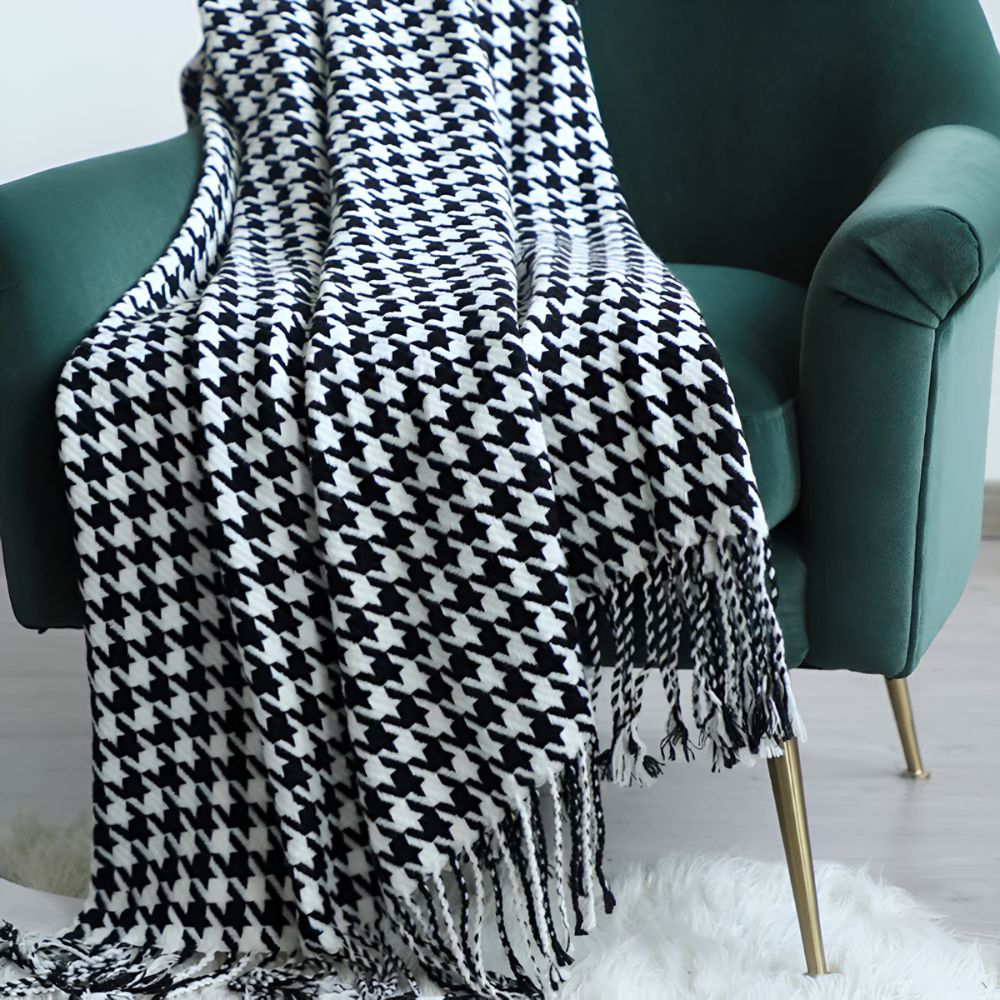 classic-houndstooth-tasselled-wool-throw-blanket-img6.jpg