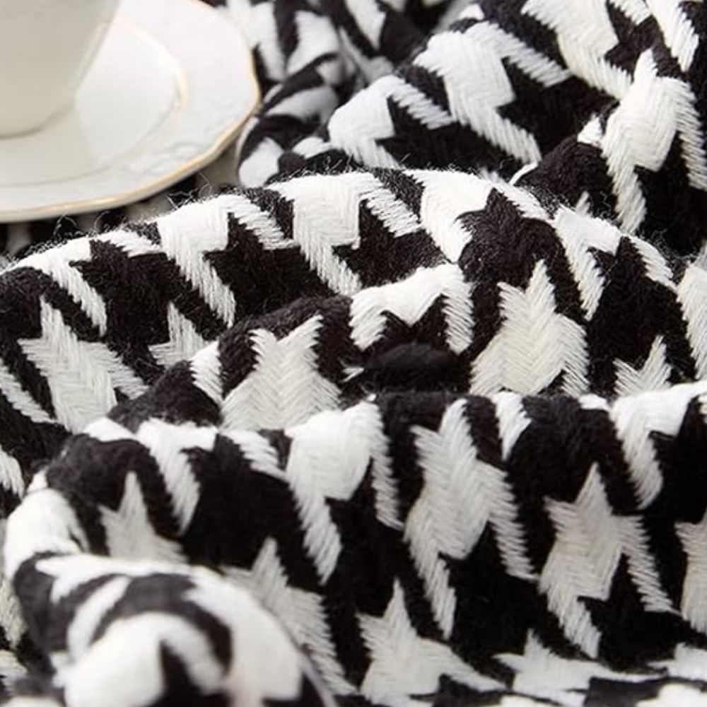 classic-houndstooth-tasselled-wool-throw-blanket-img9.jpg