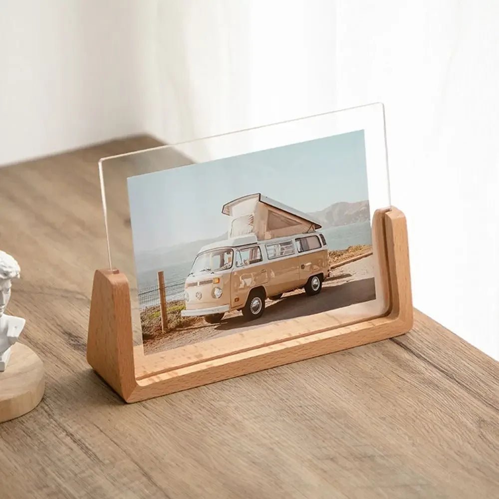 clear-acrylic-desk-photo-frame-with-modern-minimalist-design-img1.webp