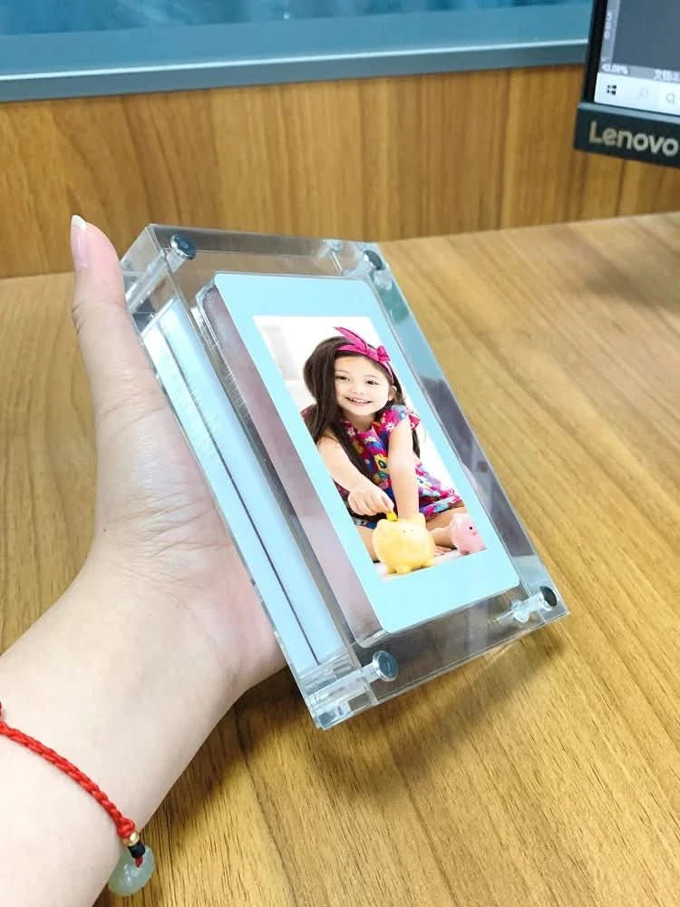 compact-digital-photo-frame-with-high-resolution-ips-screen-img5.webp
