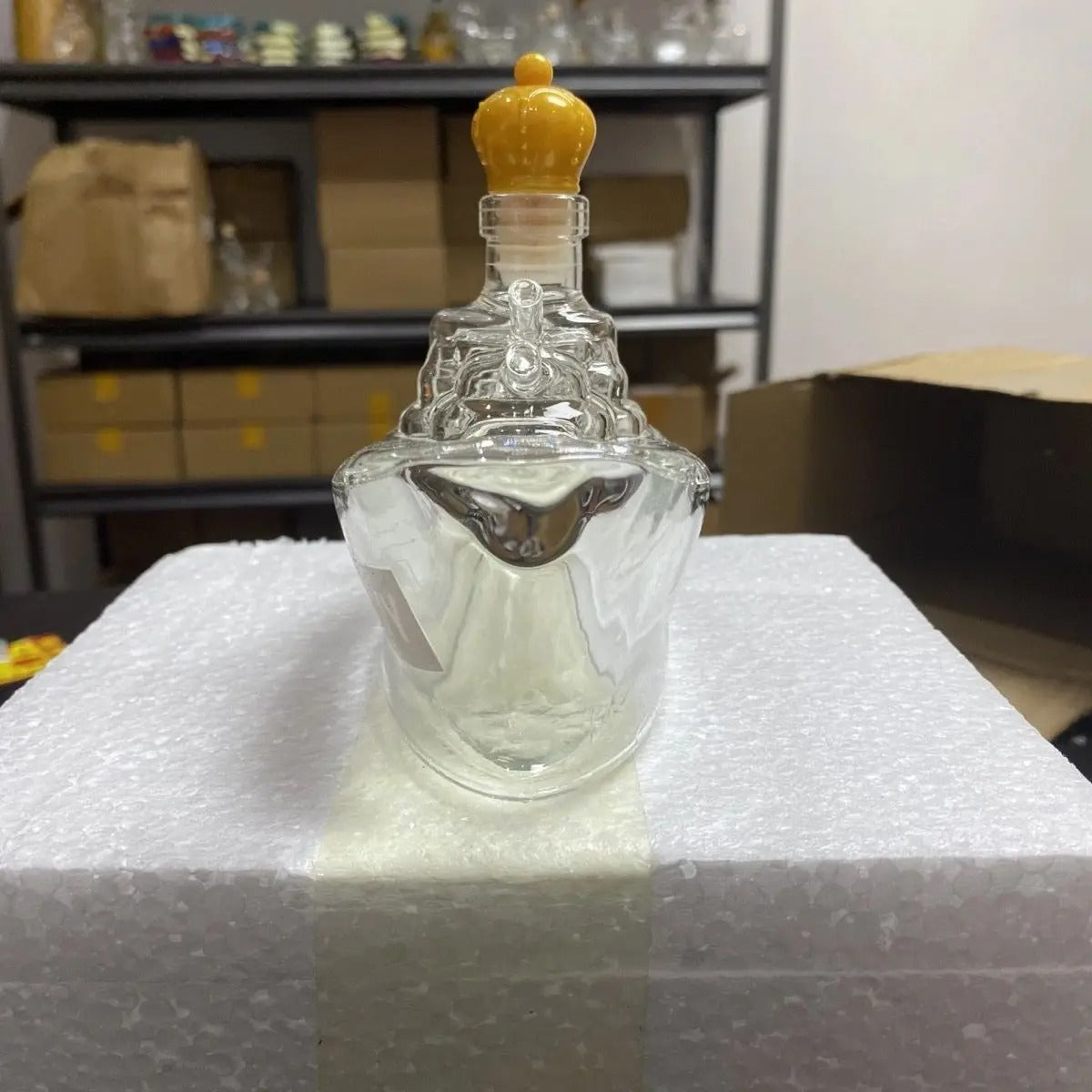 compact-ship-shaped-glass-whiskey-decanter-300ml-home-bar-display-img5.jpg