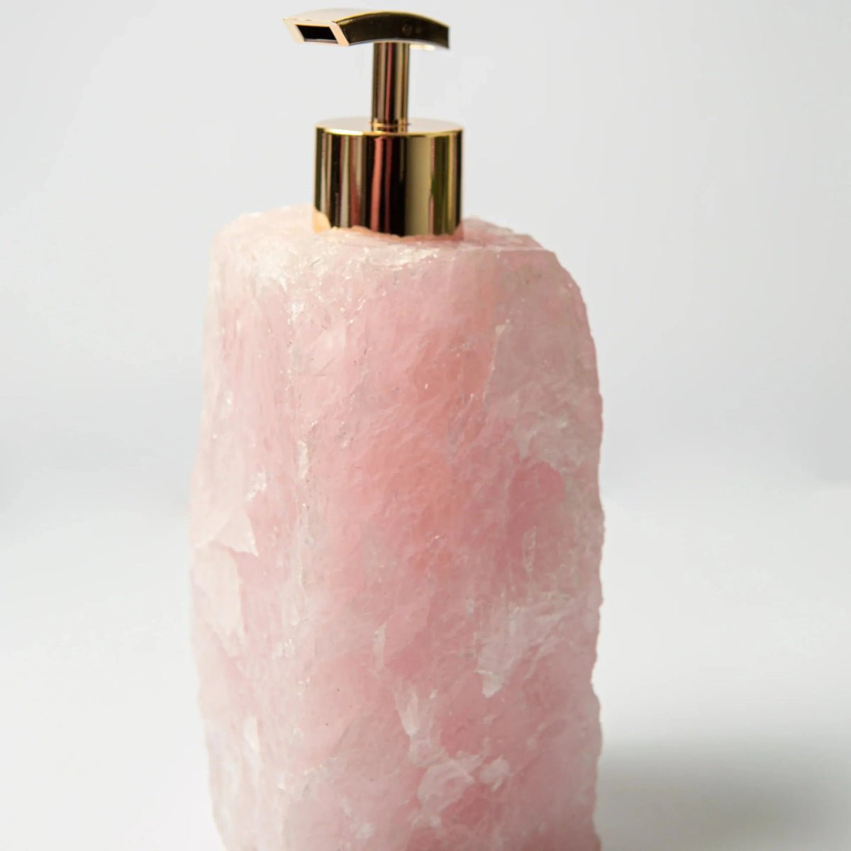 crystal-gemstone-soap-dispenser-for-bathroom-handcrafted-natural-stone-img1.webp