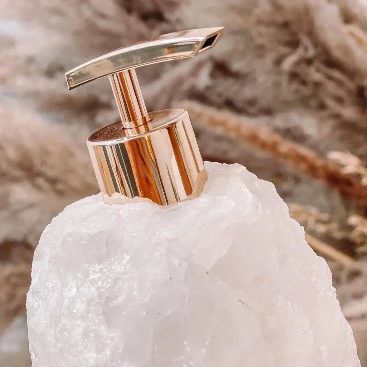 crystal-gemstone-soap-dispenser-for-bathroom-handcrafted-natural-stone-img4.webp