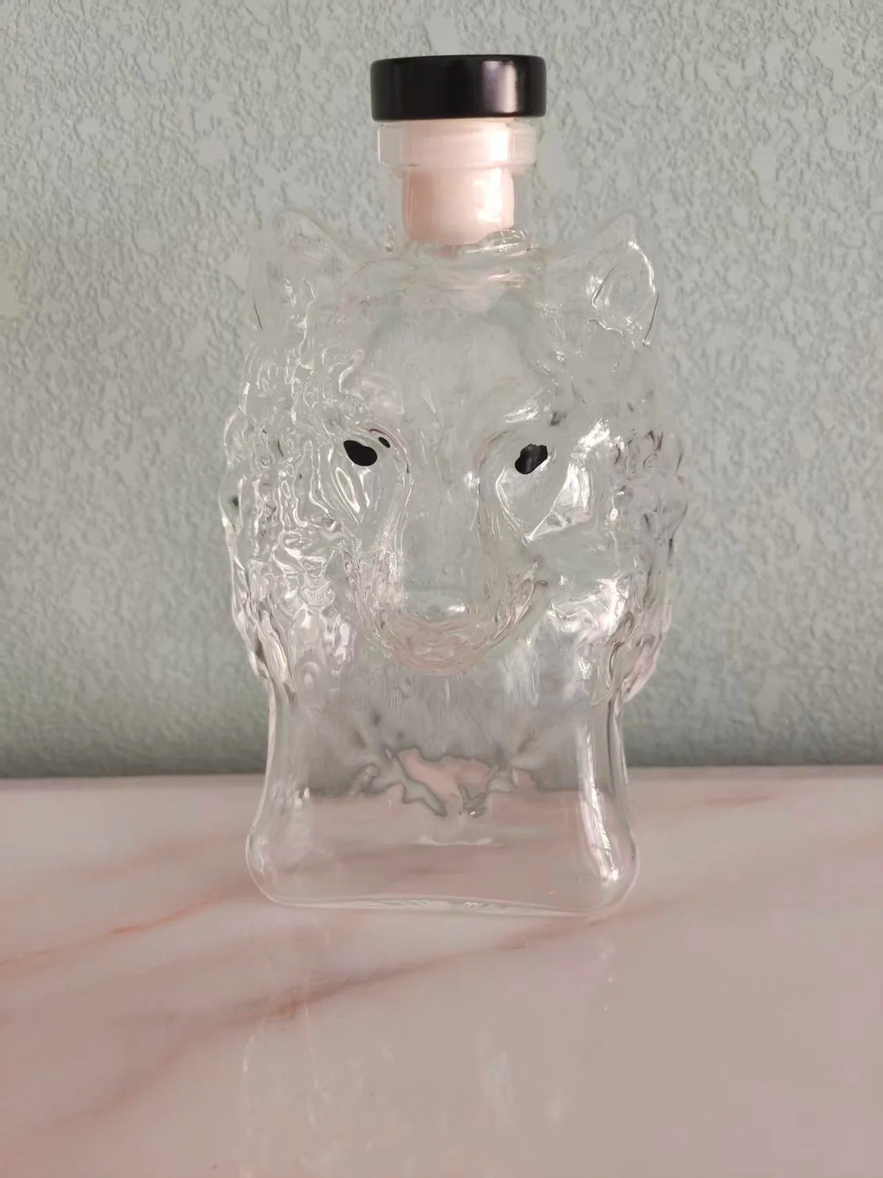 decorative-whiskey-decanter-750ml-wolf-head-glass-design-img5.jpg