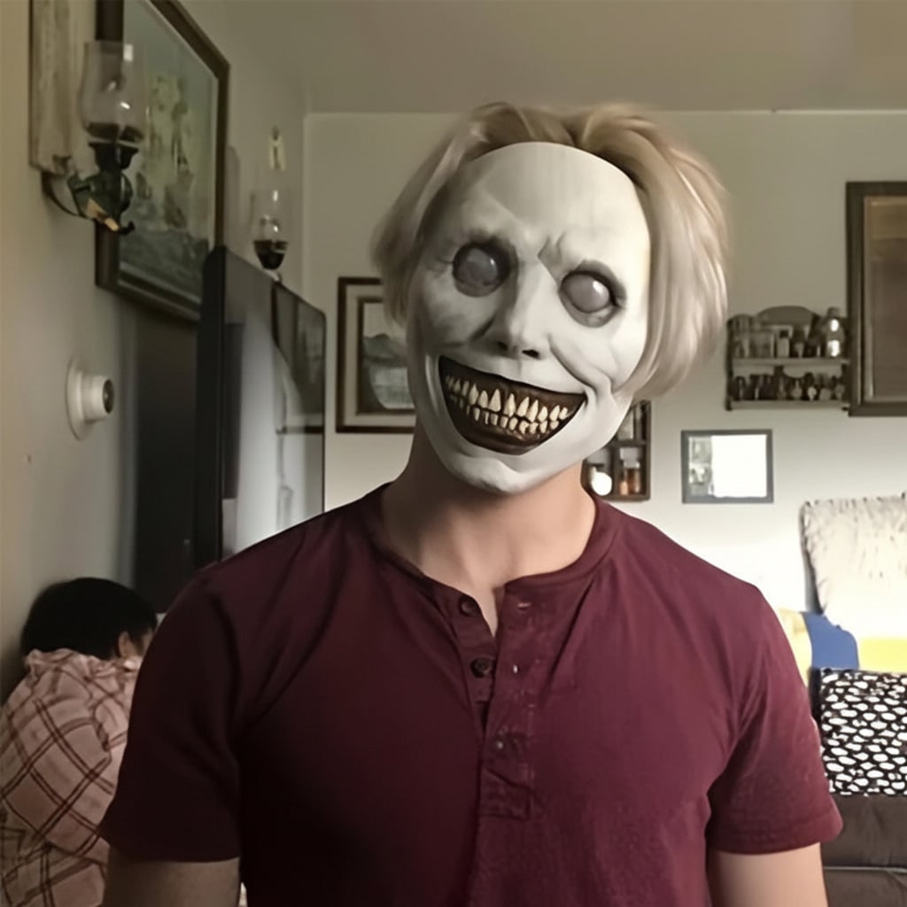 douglas-creepy-horror-face-mask-img2.jpg