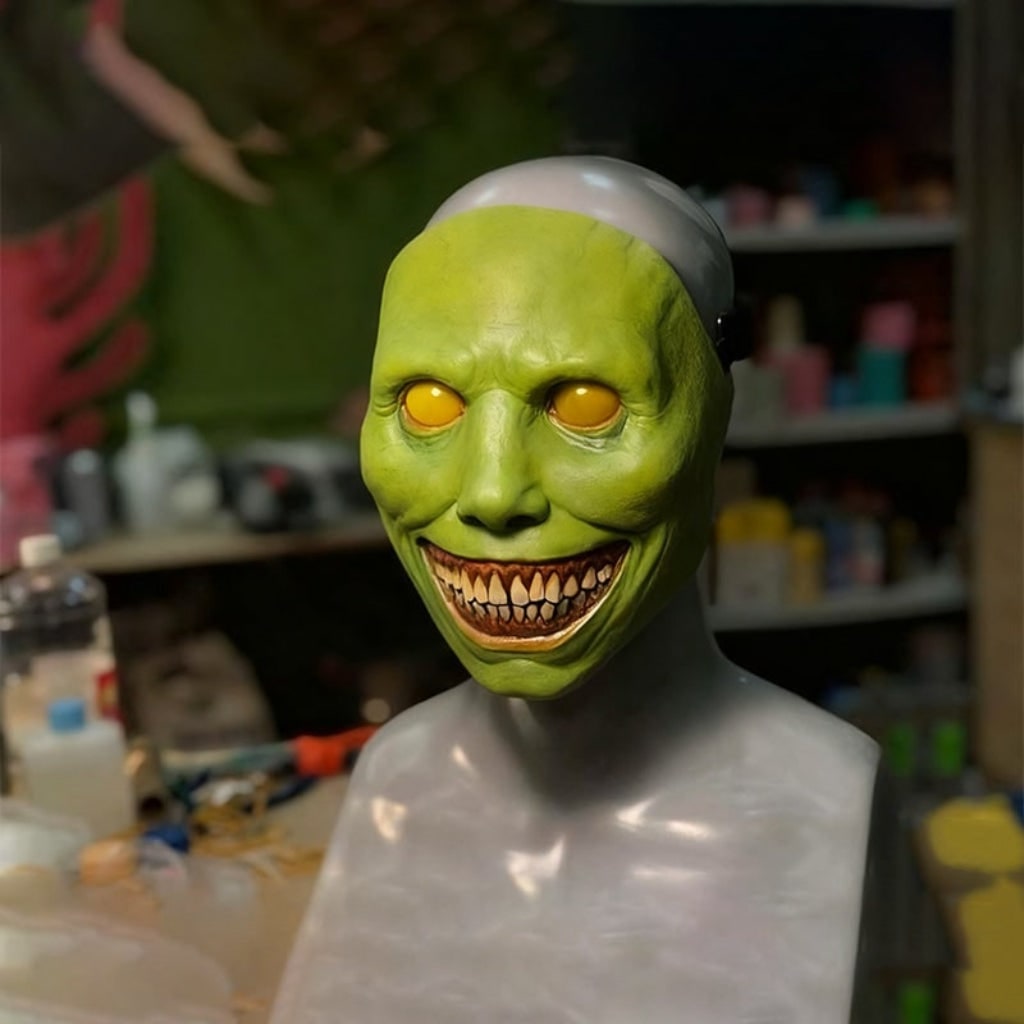 douglas-creepy-horror-face-mask-img4.jpg