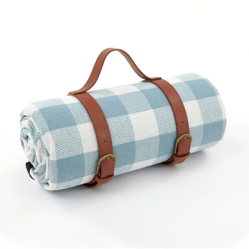 foldable-checkered-picnic-blanket-with-carrying-strap-img18.webp
