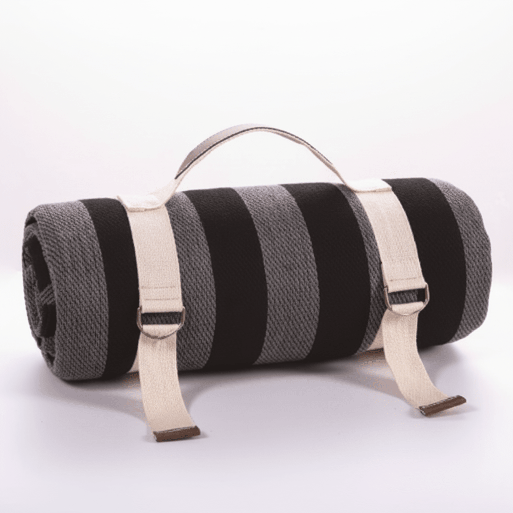 foldable-water-repellent-outdoor-picnic-blanket-img8.png