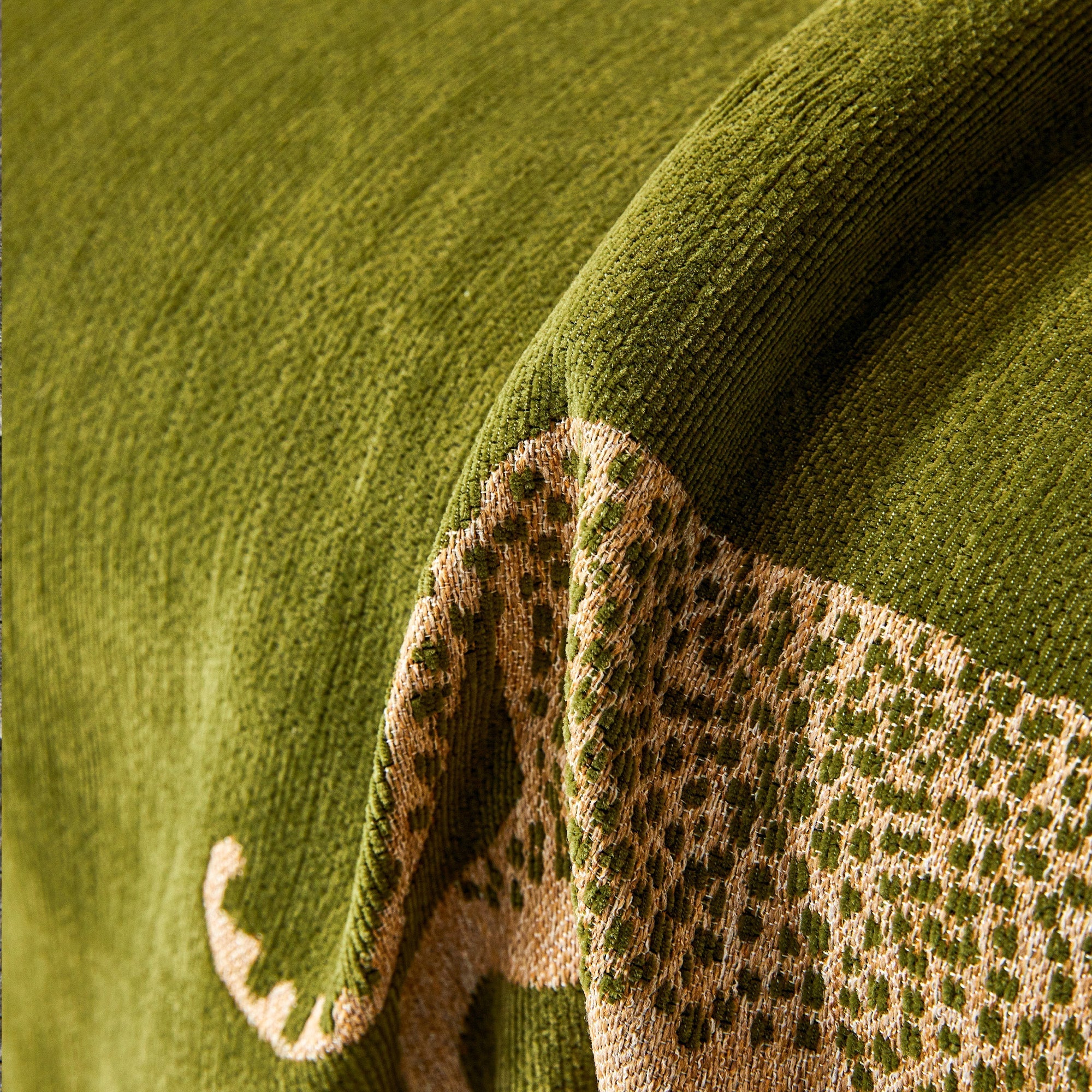 fringed-chenille-sofa-cover-with-leopard-safari-print-img10.jpg