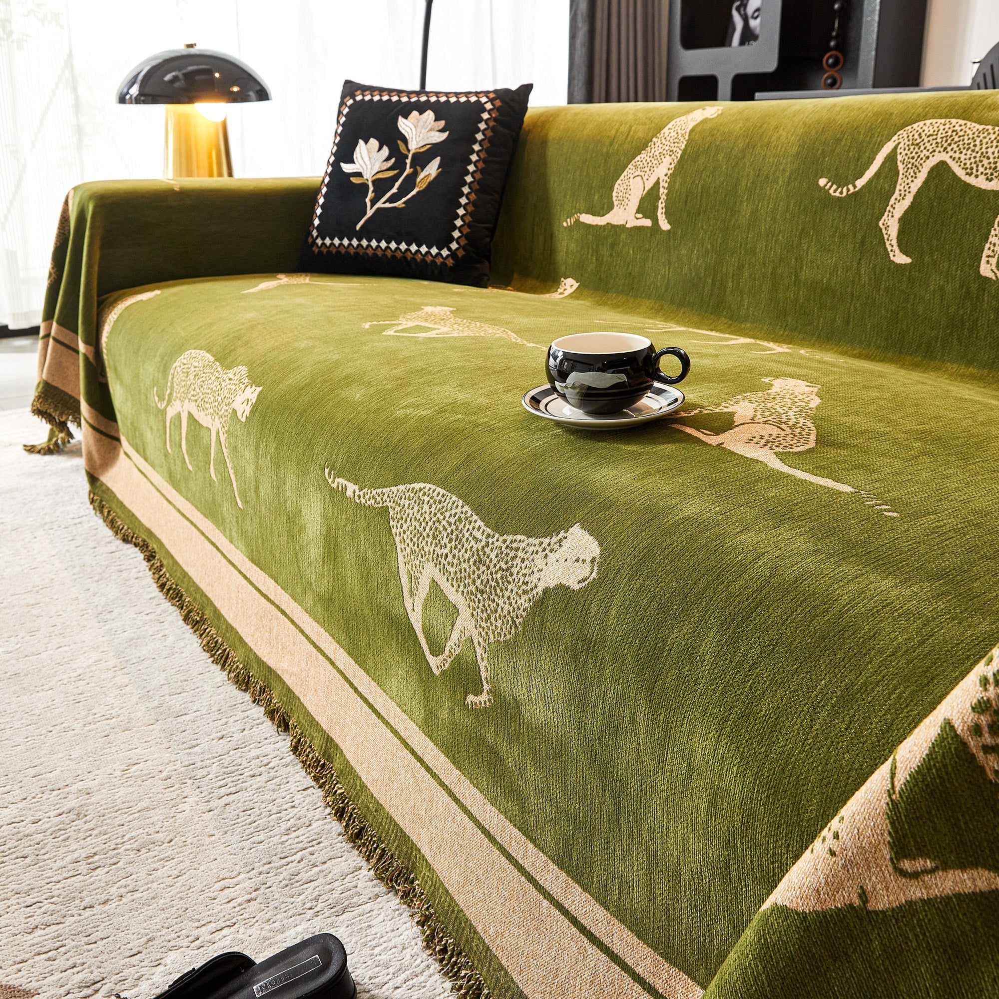 fringed-chenille-sofa-cover-with-leopard-safari-print-img2.jpg