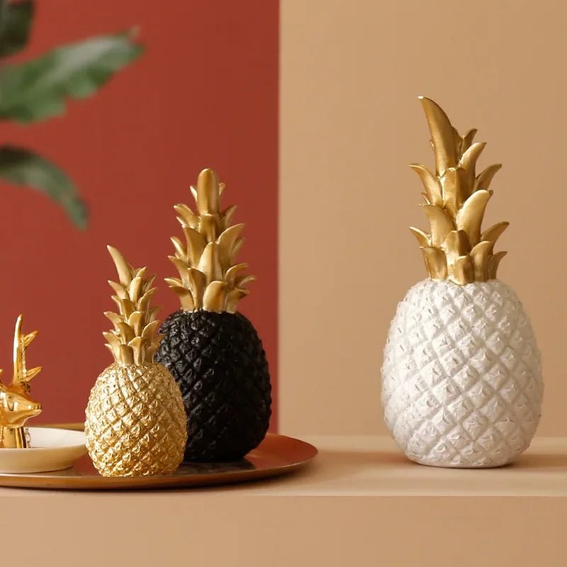 glossy-gold-pineapple-sculpture-with-tropical-elegance-img3.webp