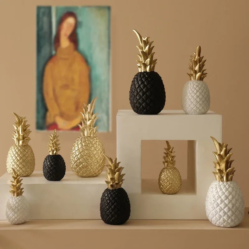 glossy-gold-pineapple-sculpture-with-tropical-elegance-img4.webp