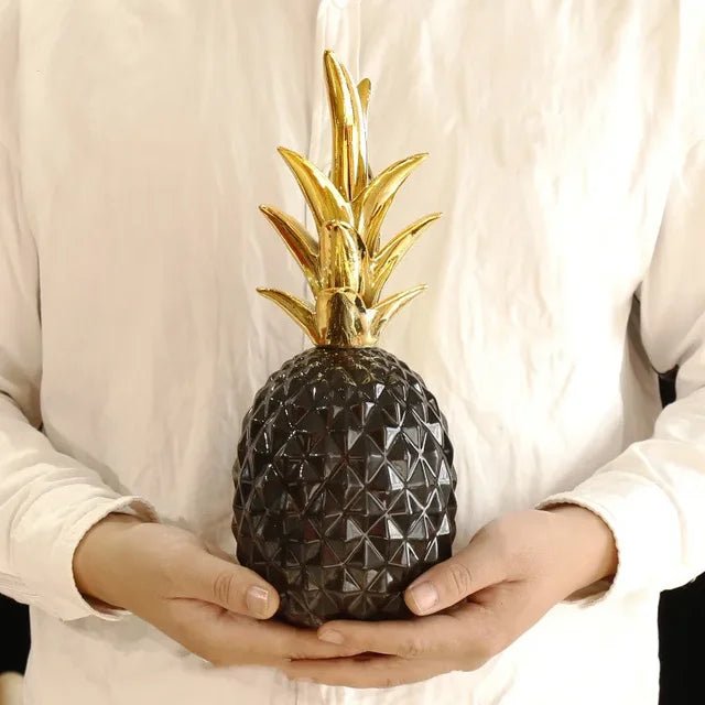 glossy-gold-pineapple-sculpture-with-tropical-elegance-img8.webp