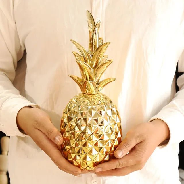 glossy-gold-pineapple-sculpture-with-tropical-elegance-img9.webp