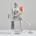 handcrafted-abstract-humanoid-resin-sculptures-img6.webp