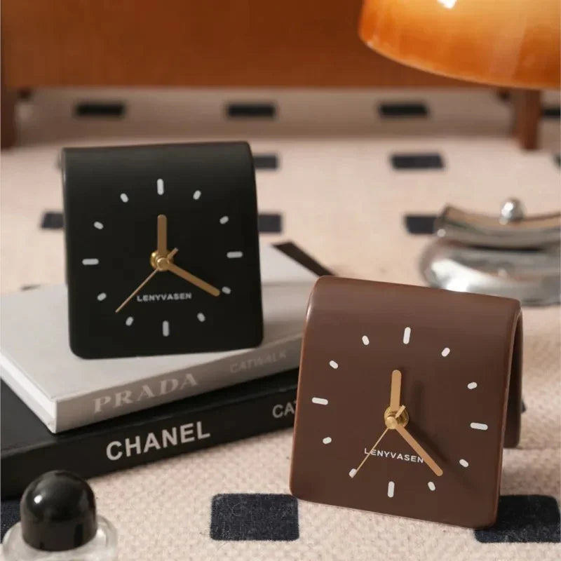 handcrafted-ceramic-desk-clock-with-minimalist-elegance-img3.jpg