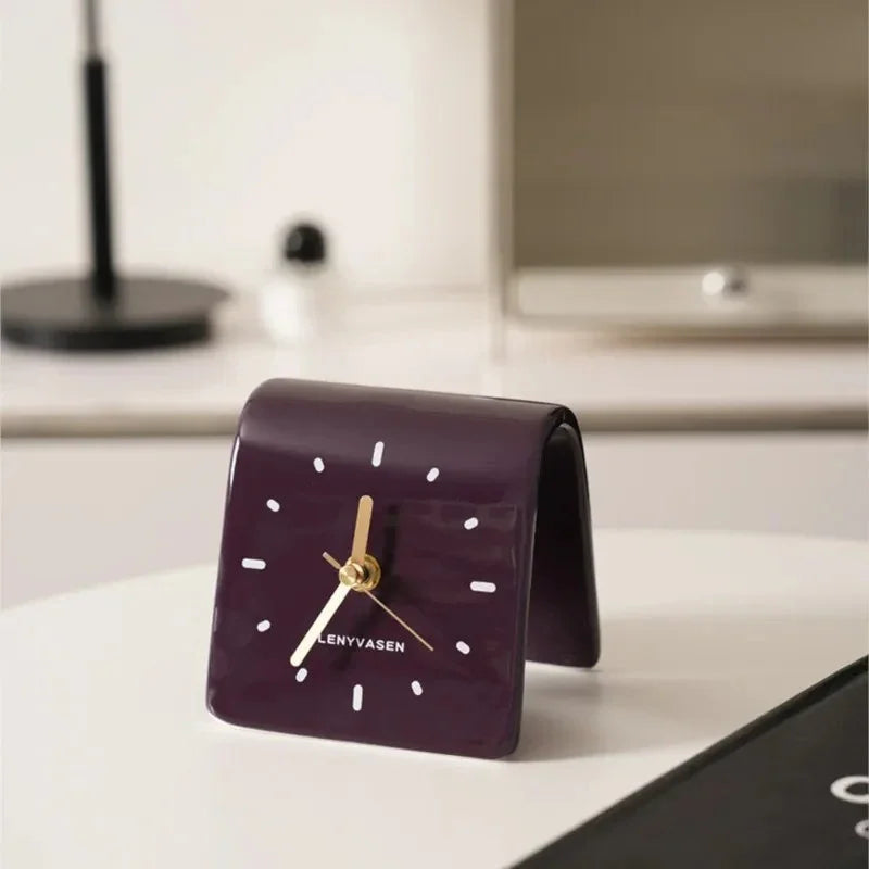 handcrafted-ceramic-desk-clock-with-minimalist-elegance-img4.jpg