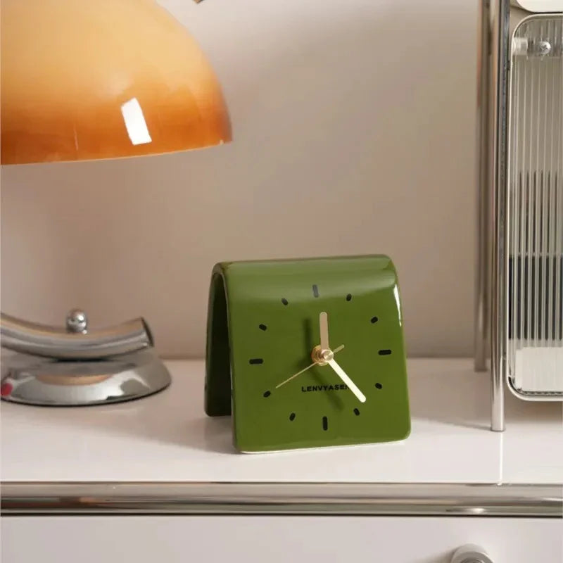 handcrafted-ceramic-desk-clock-with-minimalist-elegance-img5.jpg