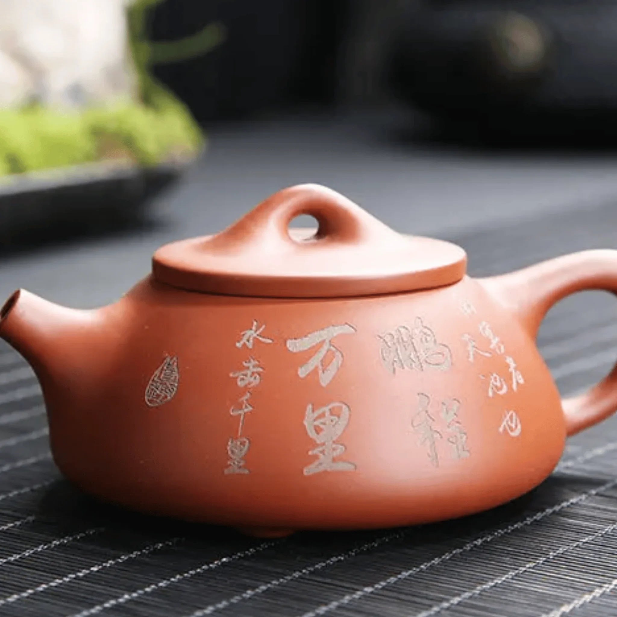 handcrafted-purple-clay-tea-set-with-calligraphic-accents-img4.png