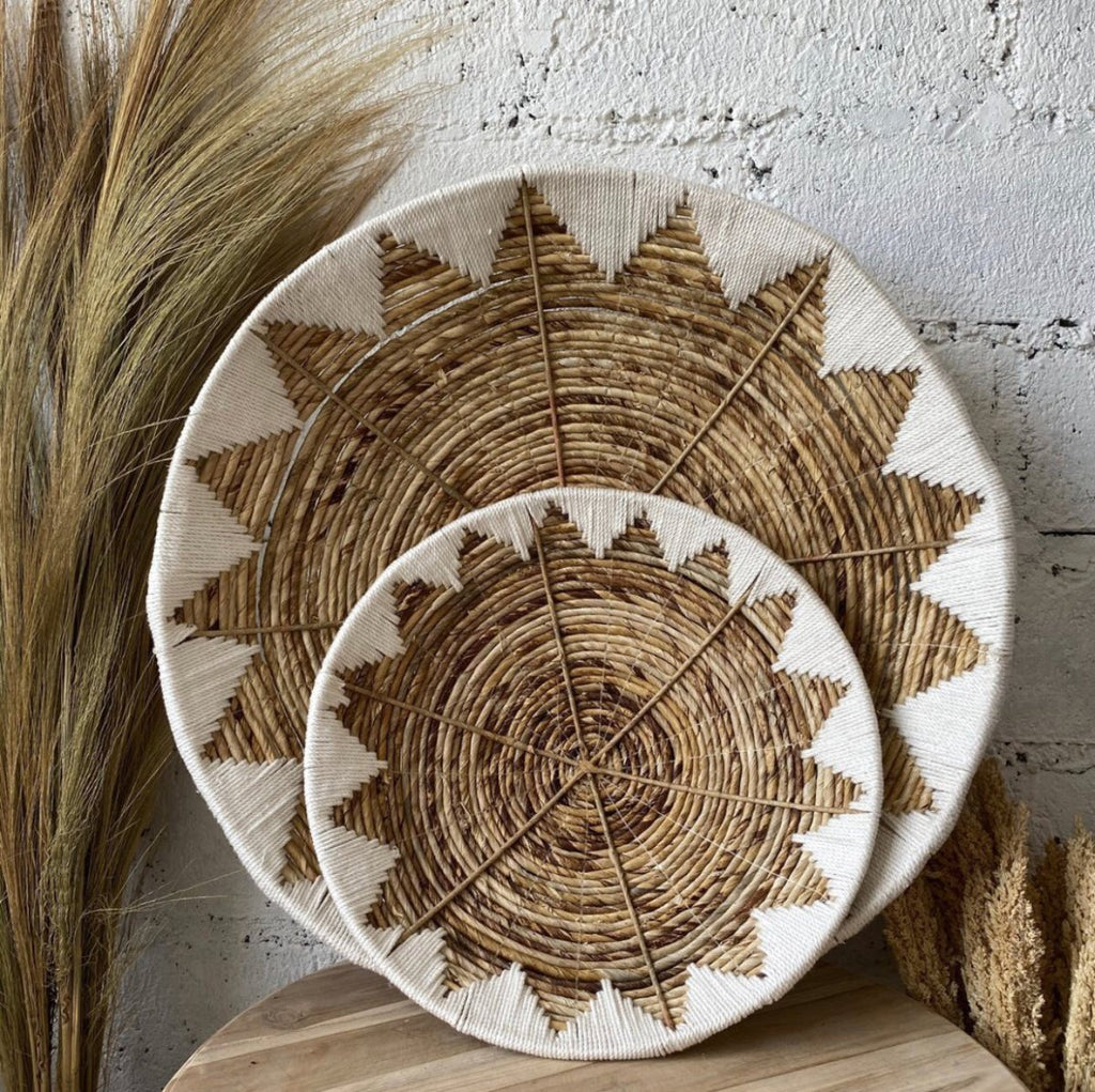 handwoven-seagrass-wall-basket-with-tribal-pattern-img4.jpg