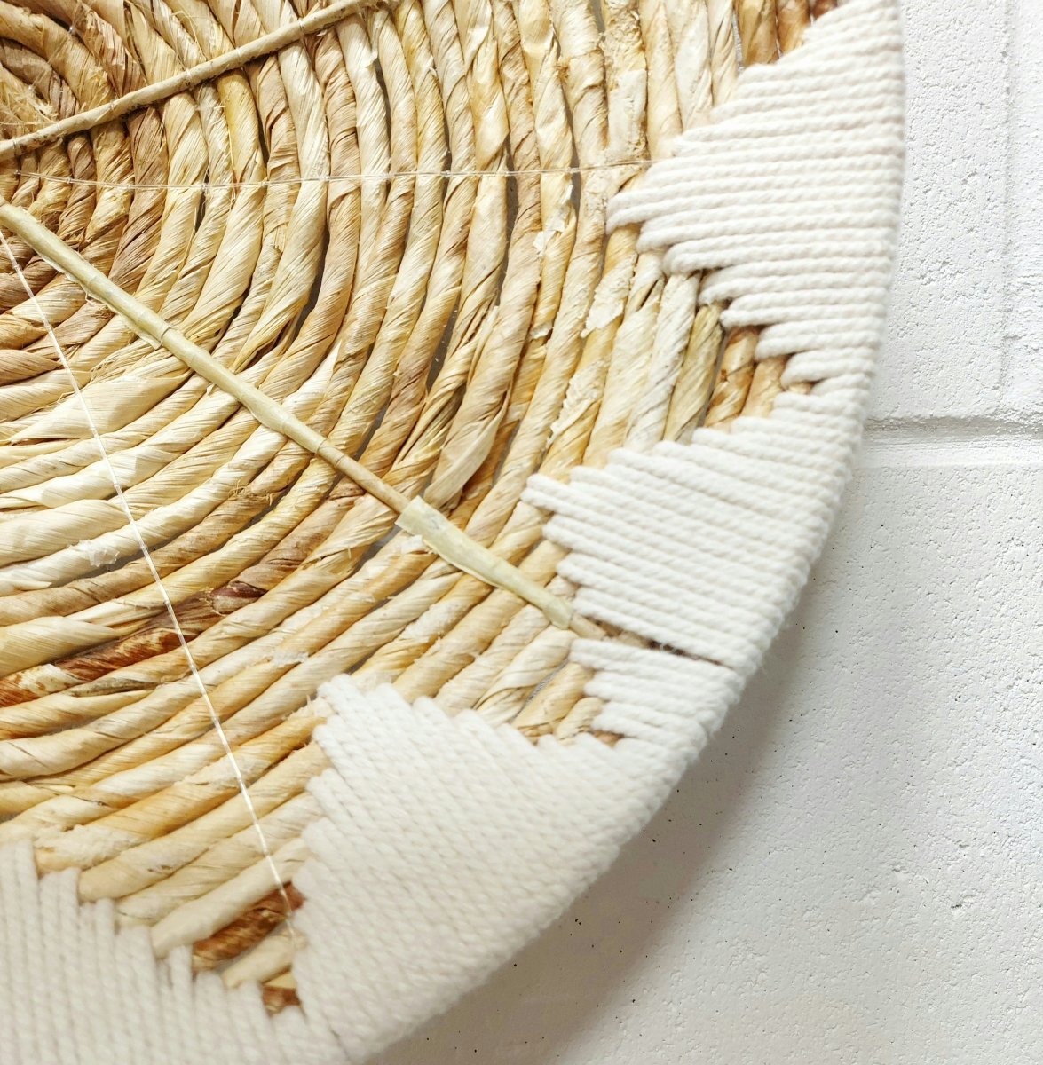 handwoven-seagrass-wall-basket-with-tribal-pattern-img6.jpg