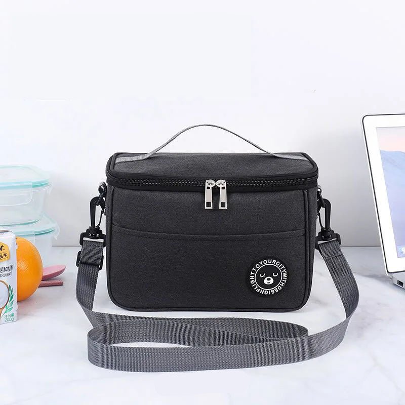 insulated-cooler-bag-for-fresh-snacks-and-drinks-on-the-go-img6.webp