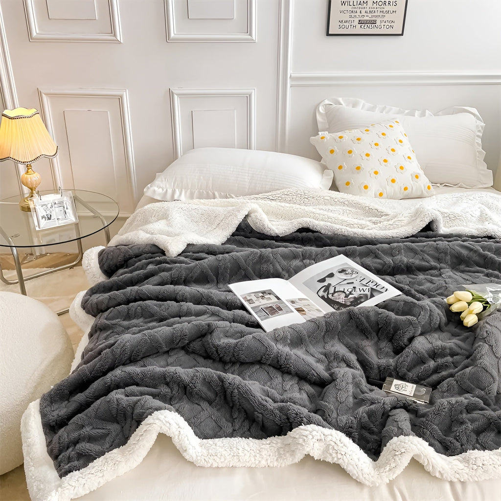 luxe-double-sided-fleece-blanket-for-ultimate-winter-comfort-img1.jpg