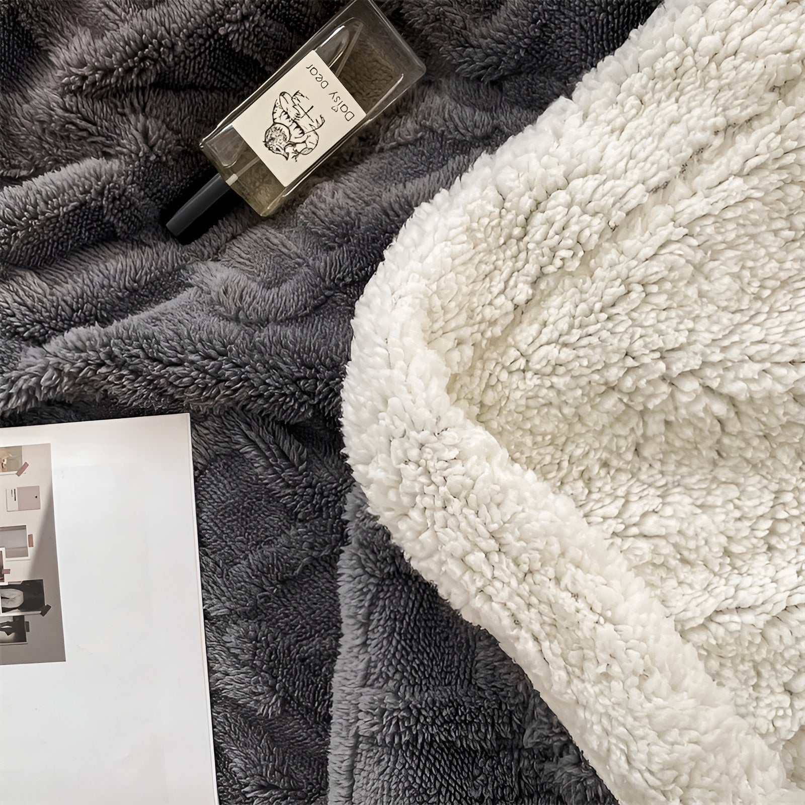 luxe-double-sided-fleece-blanket-for-ultimate-winter-comfort-img4.jpg