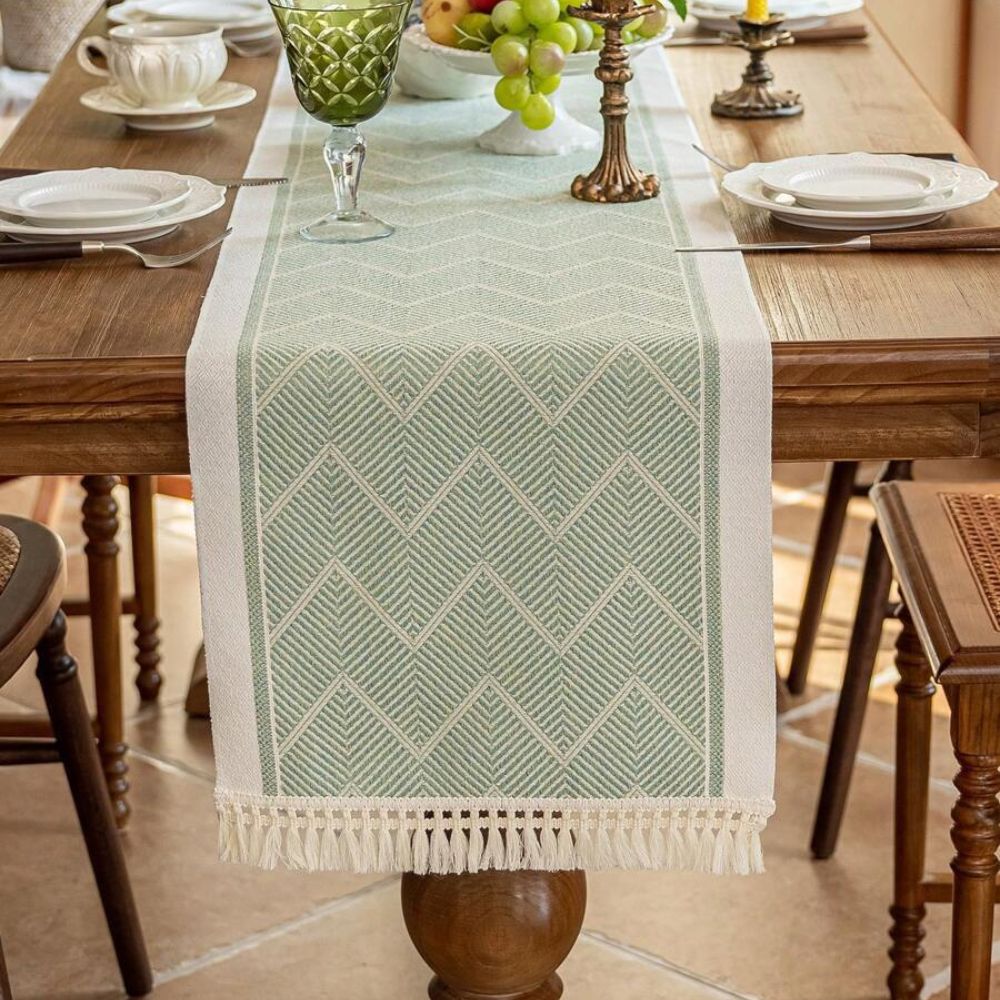 luxe-woven-table-runner-with-zigzag-pattern-heat-scratch-protection-img7.jpg