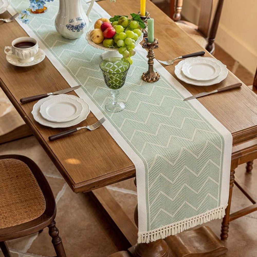 luxe-woven-table-runner-with-zigzag-pattern-heat-scratch-protection-img8.jpg