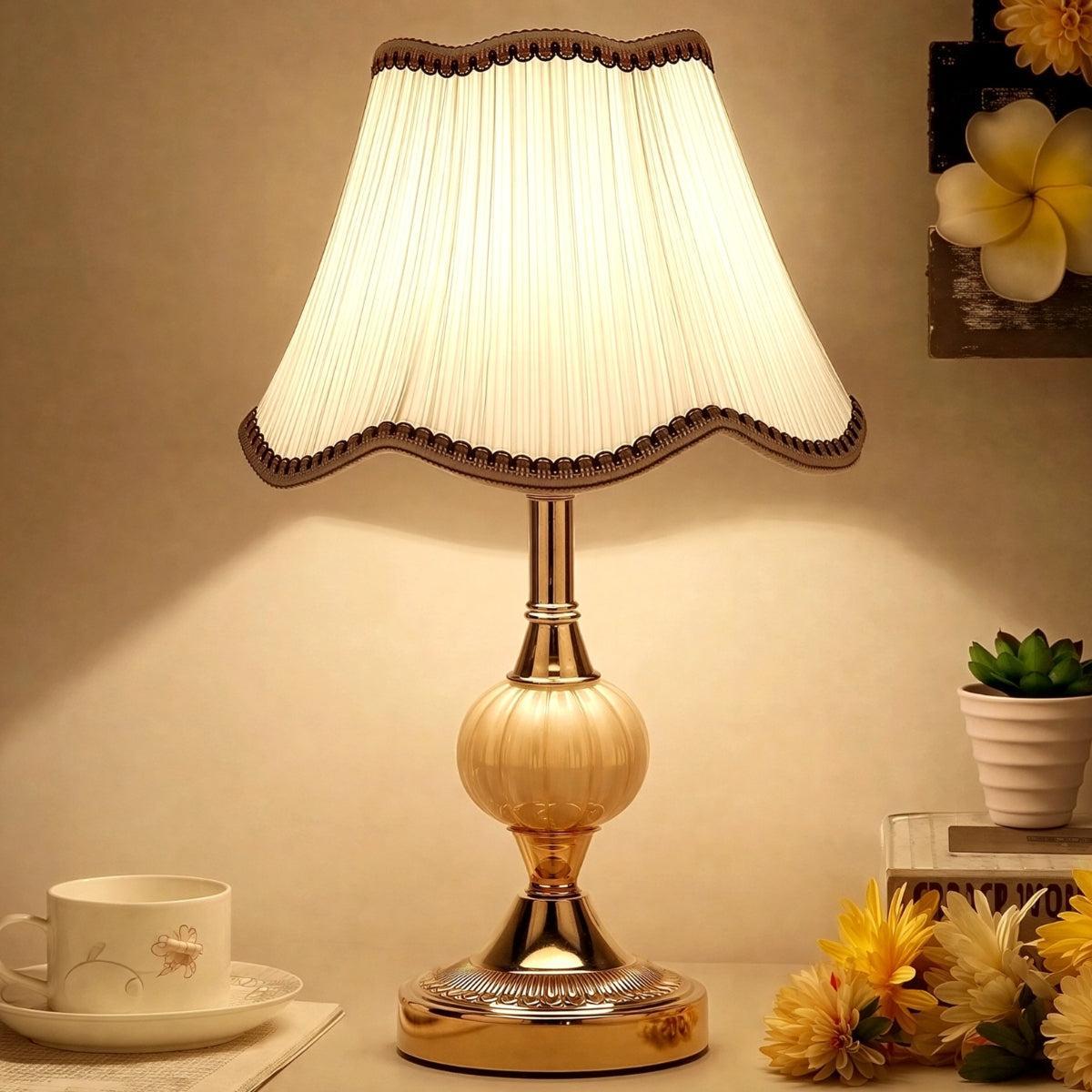 mid-century-table-lamp-with-scandinavian-nordic-design-img1.jpg