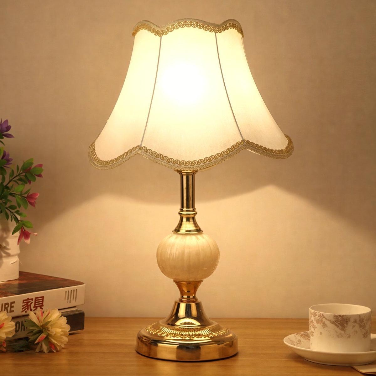 mid-century-table-lamp-with-scandinavian-nordic-design-img2.jpg
