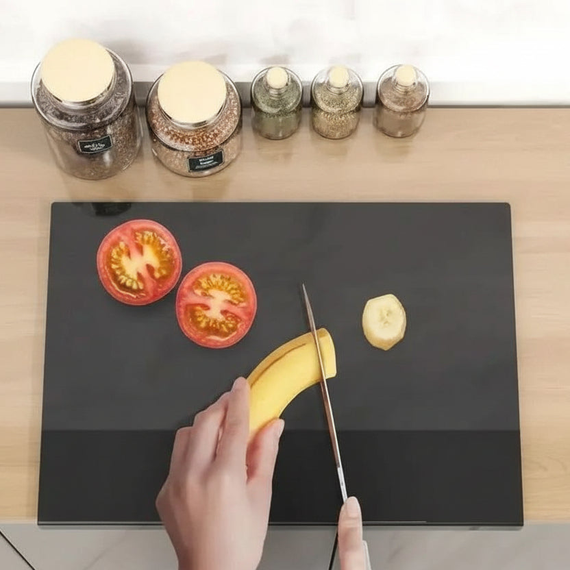 modern-acrylic-cutting-board-45-35cm-integrated-protective-lip-img4.jpg
