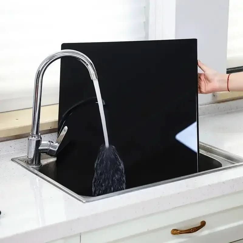 modern-acrylic-cutting-board-45-35cm-integrated-protective-lip-img5.jpg