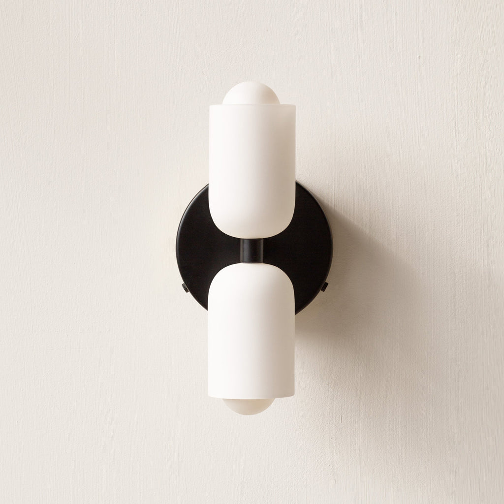modern-acrylic-wall-sconce-with-up-down-light-effect-img11.jpg