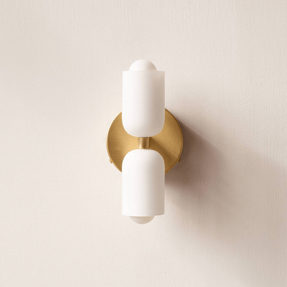 modern-acrylic-wall-sconce-with-up-down-light-effect-img2.png