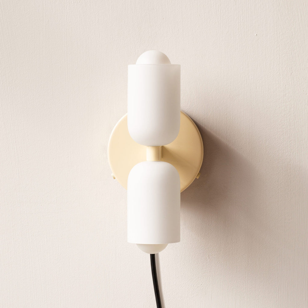 modern-acrylic-wall-sconce-with-up-down-light-effect-img5.jpg