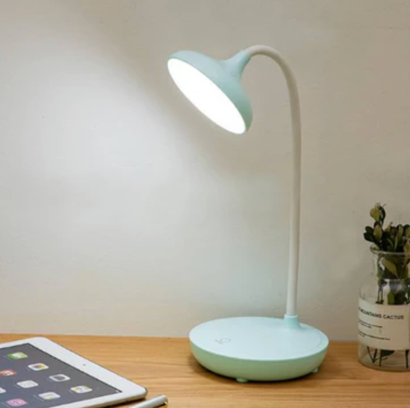 modern-flexible-led-table-lamp-with-touch-control-and-dimmer-img2.png