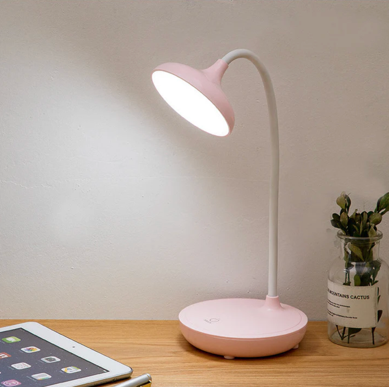 modern-flexible-led-table-lamp-with-touch-control-and-dimmer-img3.png