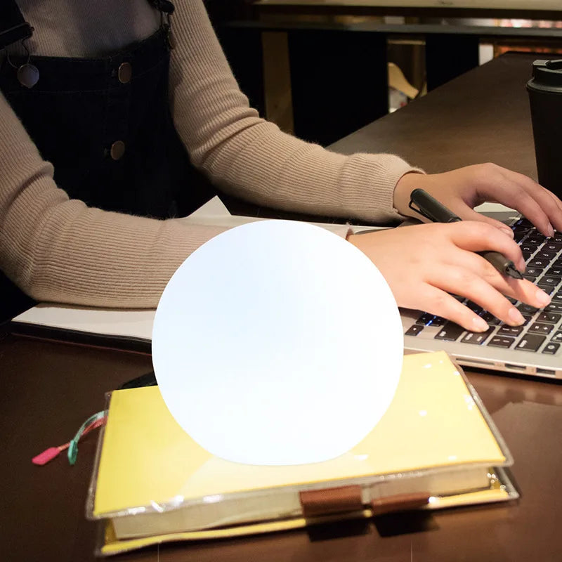 modern-globe-table-lamp-with-elegant-warm-glow-img6.webp