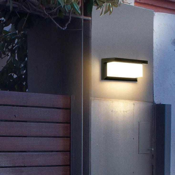 modern-led-outdoor-wall-sconce-with-smart-light-control-img3.jpg